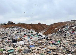 Ликвидация пожара на мусорном полигоне